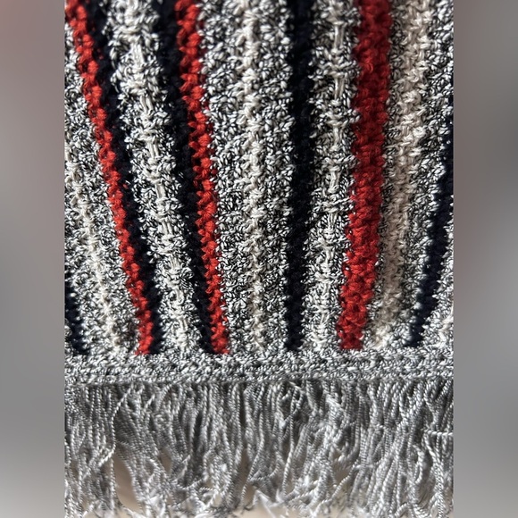 Massimo Dutti Textured Knit Sweater with Red and Black Accents - Picture 3 of 5